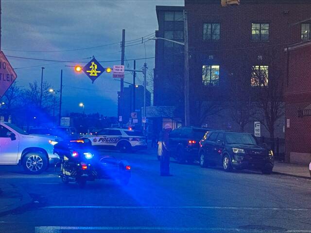 8186107_web1_PTR-PghOfficerShooting2-020625