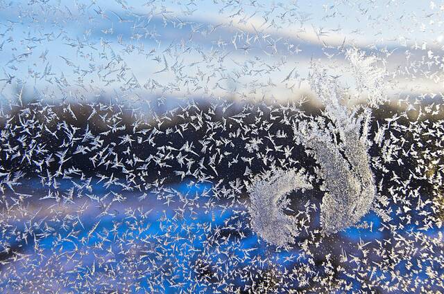 8187332_web1_web-icefrost