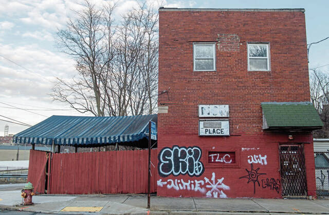 8189094_web1_ptr-DonnysPlace1-122724