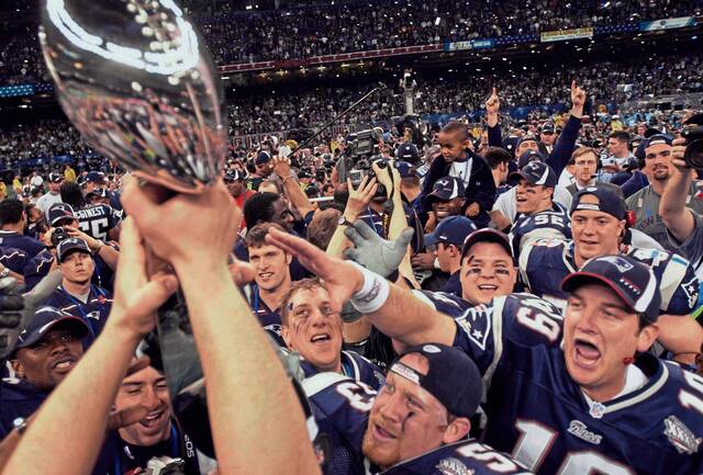 8190035_web1_SuperBowl001