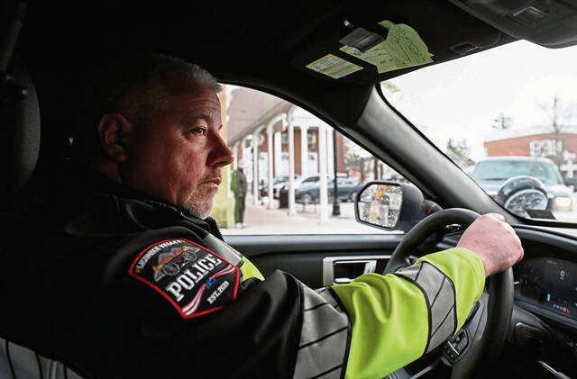 8192327_web1_vnd-policemoney200-020125