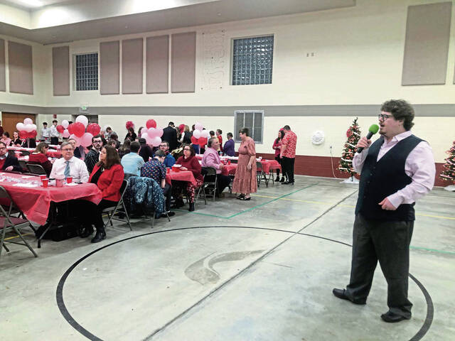 8196003_web1_vnd-ValentineDance3-020925