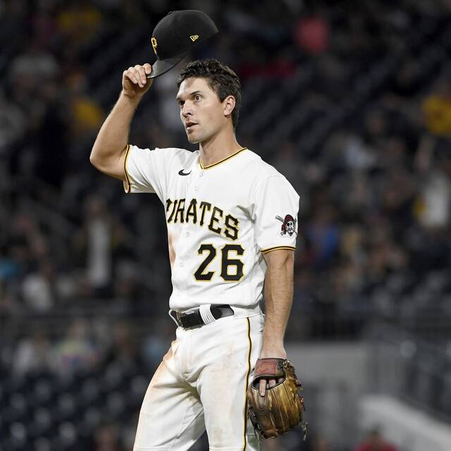 8202393_web1_gtr-bucsbrewers06-070221