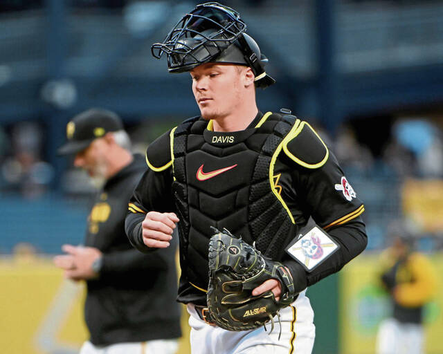 8202393_web1_ptr-bucscatchers02-042724