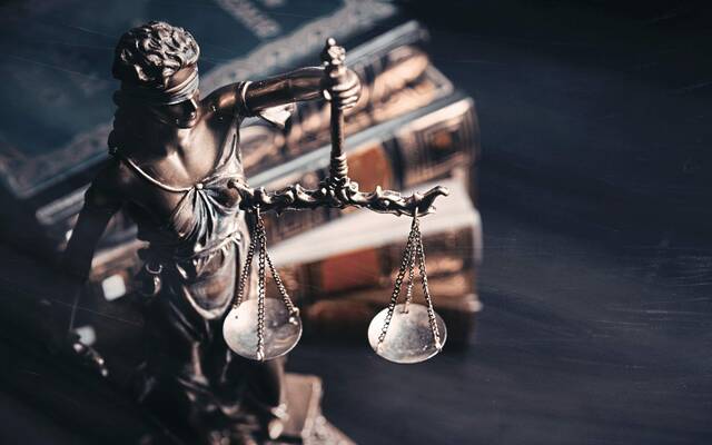 8202453_web1_web-CourtLaw
