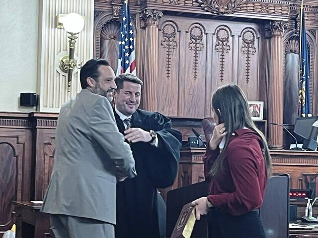 8204425_web1_gtr-SwearingIn2-021225