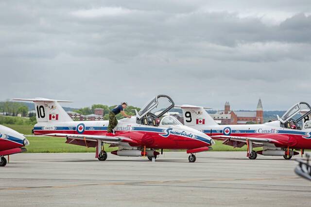 8227699_web1_gtr-WCairshow15-052216