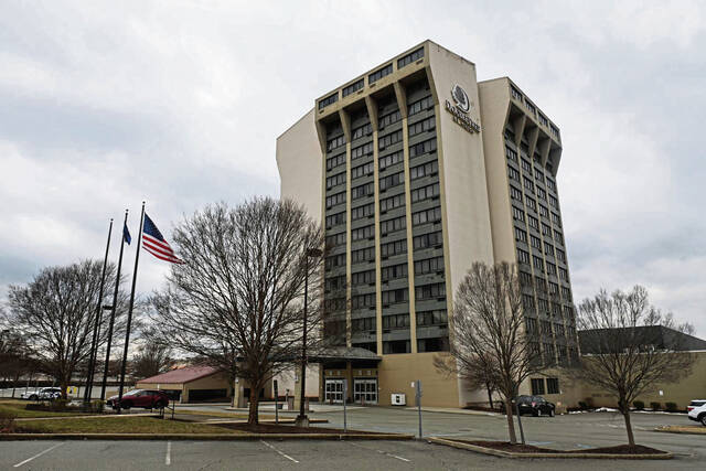 8244865_web1_gtr-MonroevilleHotel001-022625