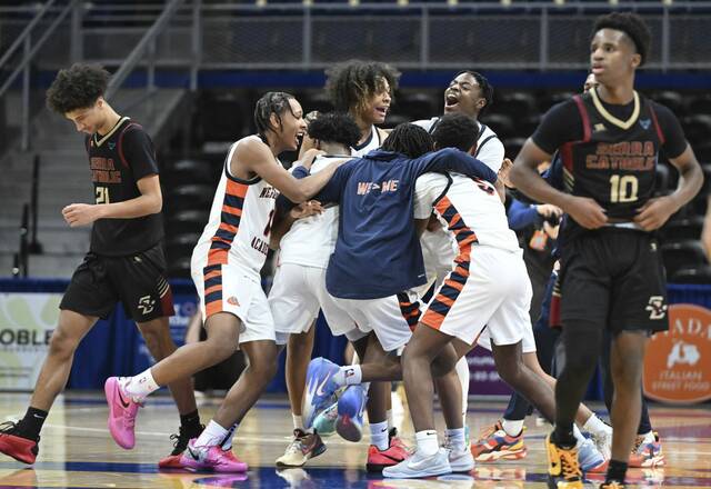 Neighborhood Academy makes most of beautiful day, beats Serra Catholic for 1st WPIAL title