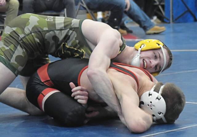 No seed, no problem for Penn-Trafford’s Luke DeSantis at Class 3A regionals