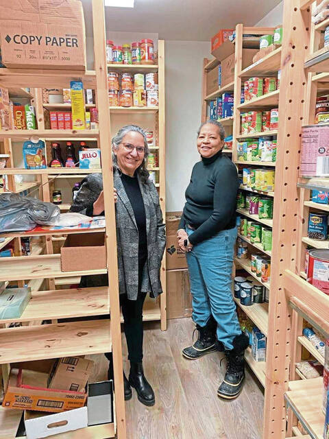 8223801_web1_sew-SewickleyFoodBank-1