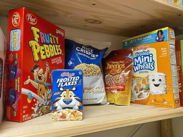 8223801_web1_sew-SewickleyFoodBank-2