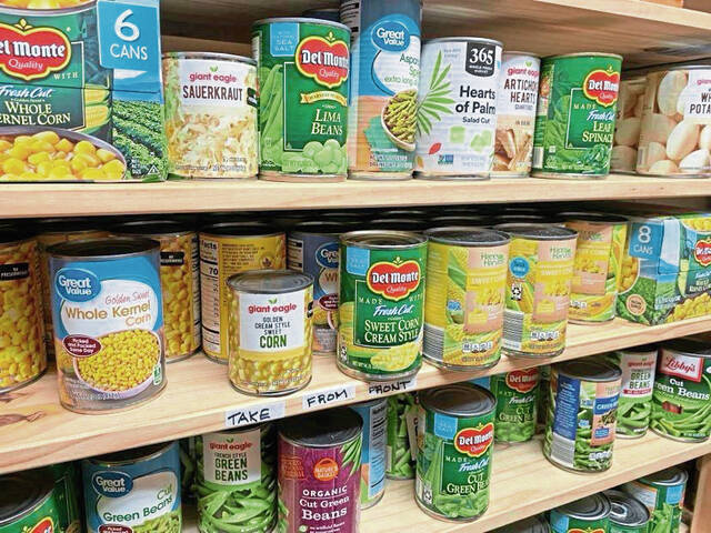 8223801_web1_sew-SewickleyFoodBank-4