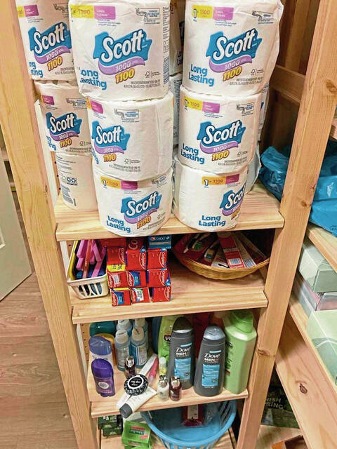 8223801_web1_sew-SewickleyFoodBank-8