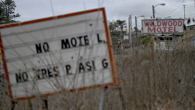 8256661_web1_gtr-BreezewoodFolo102