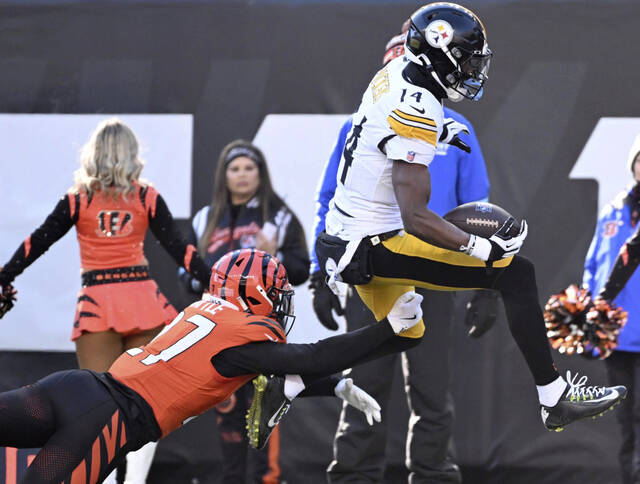 8266247_web1_ptr-SteelersBengals32Web-120224
