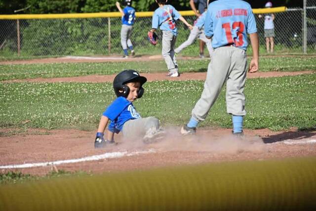 8275257_web1_vnd-LeechBaseball-030625--1-