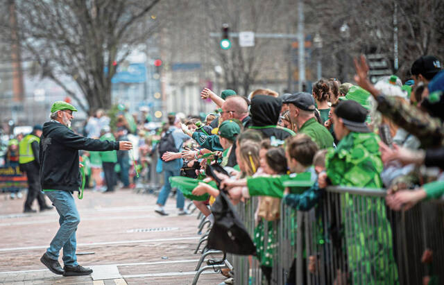 8305994_web1_gtr-LO-StPatrickParade3