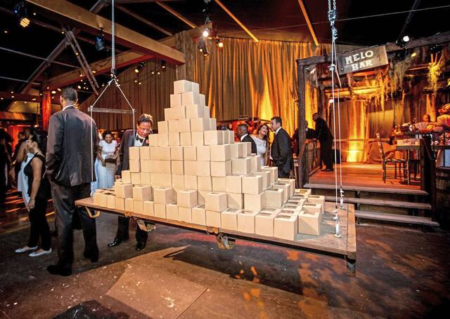 8312957_web1_gtr-SportsWedding-cupcakes