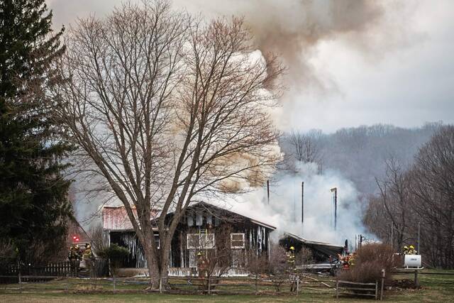 8316644_web1_gtr-StalstownFire001-031825