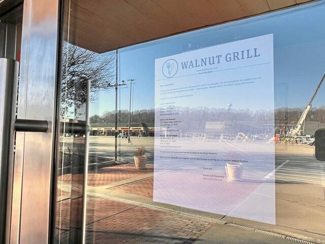 8318168_web1_her-walnutgrill-032725-12