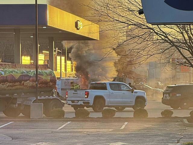 8320206_web1_vnd-truckfire-032025--1-