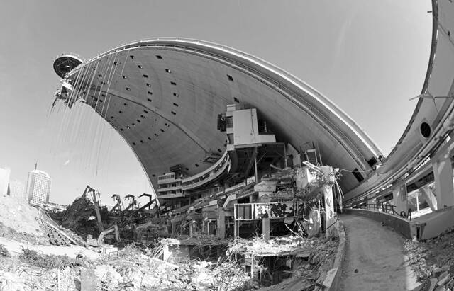 8323987_web1_ptr-sportsstadiumsbook-2