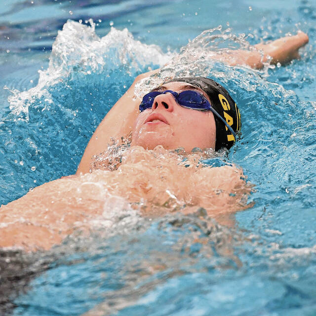 Gateway sports notebook: Gators roll in season opener; Raymer re-sets school record