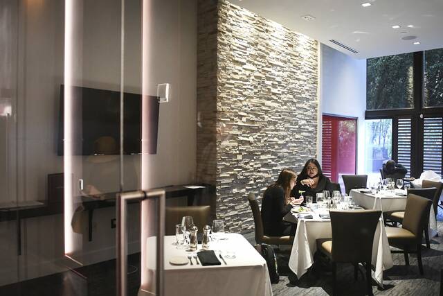 8326035_web1_ptr-SullivansSteakhouse001-100121