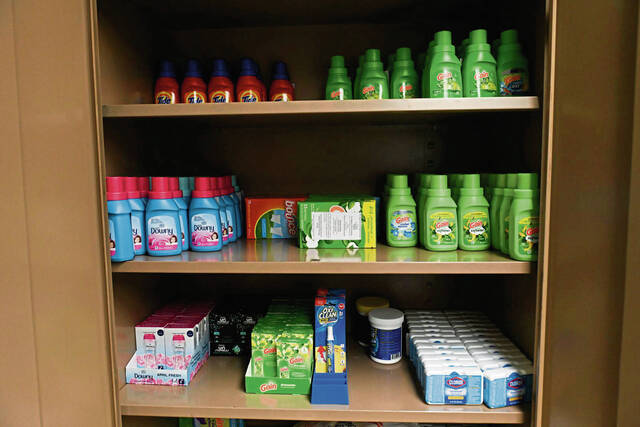 8329583_web1_vnd-laundrypantry001-032225