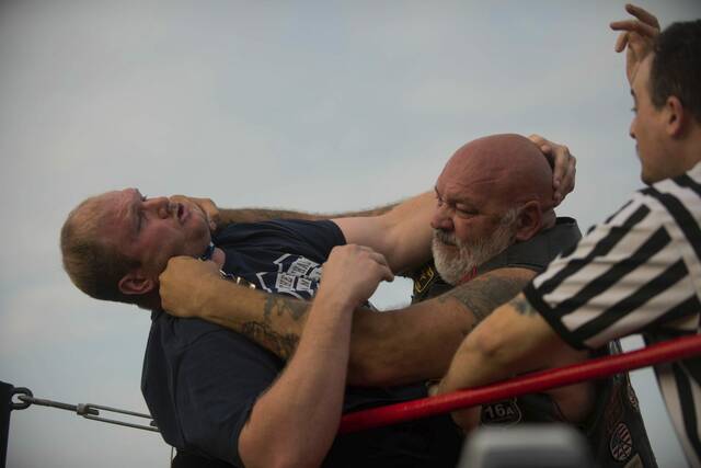 8339720_web1_VND-wrestling18-082718