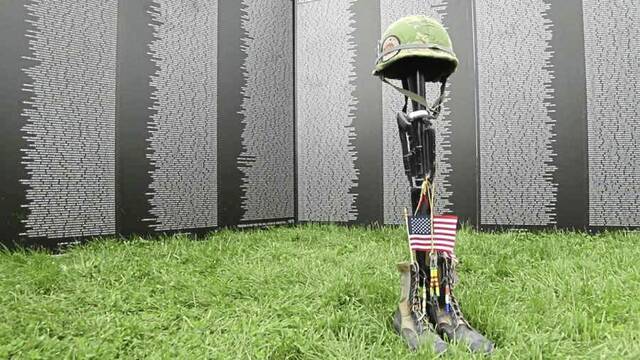 8345952_web1_ptr-VietnamWall-052319