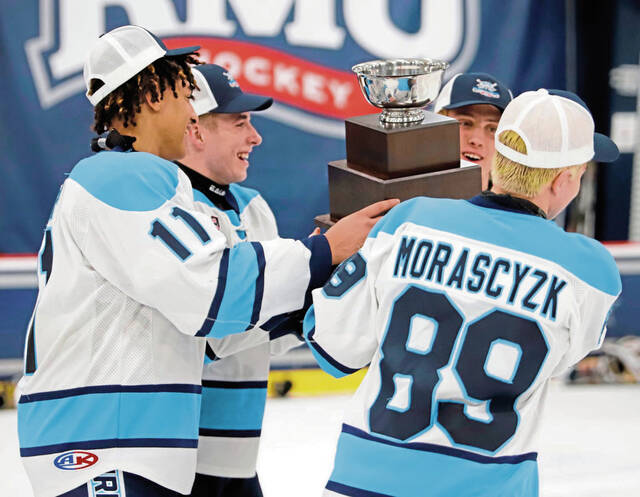 Burrell hockey team caps memorable season with strong showing at California tournament