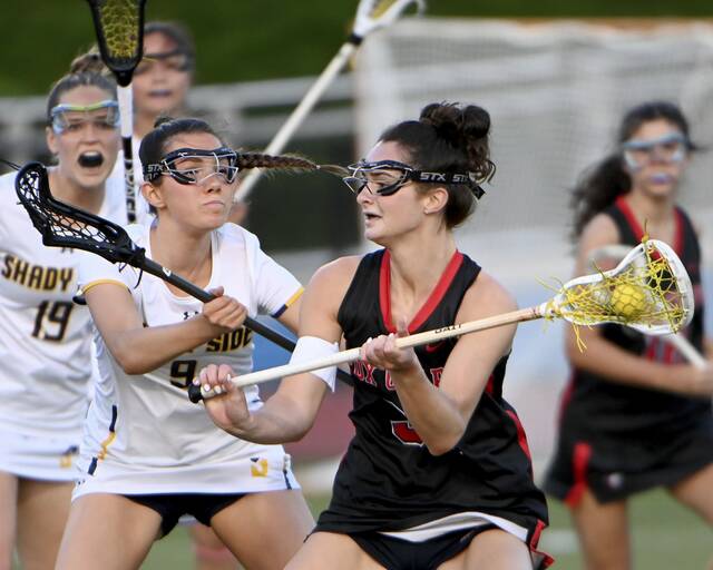 8358879_web1_her-fcgirlslax-04