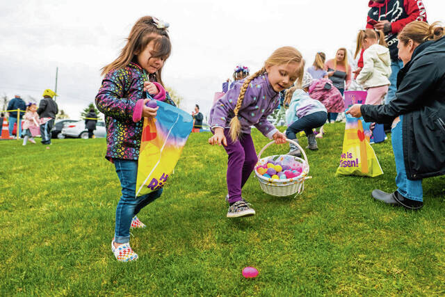 8359338_web1_gtr-lo-Eggstravaganza1-033124