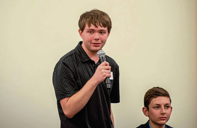 8363634_web1_gtr-CivicsBee6-040925