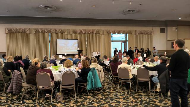 8366118_web1_naj-ThriveDinner-041025