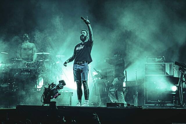 8366219_web1_Postmalone-071323-07