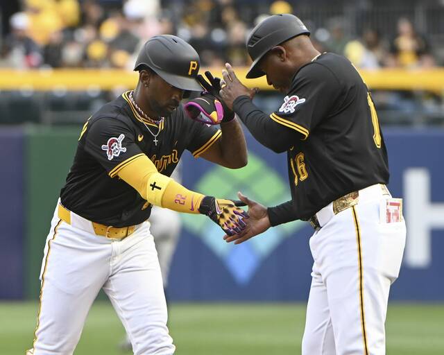 8374648_web1_ptr-BucsYankees11-040525