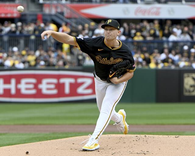 8374648_web1_ptr-BucsYankees14-040525