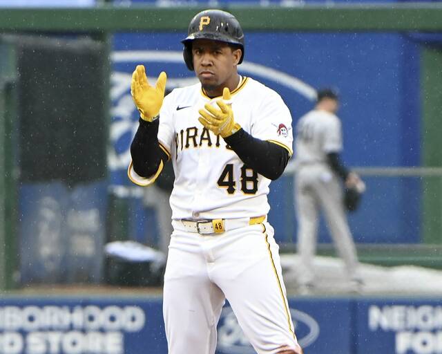 8377175_web1_ptr-BucsYankees08-040625