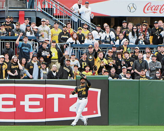 8378526_web1_ptr-bucsyankees20-040525