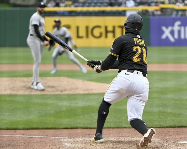 8379029_web1_ptr-BucsYankees09-040725
