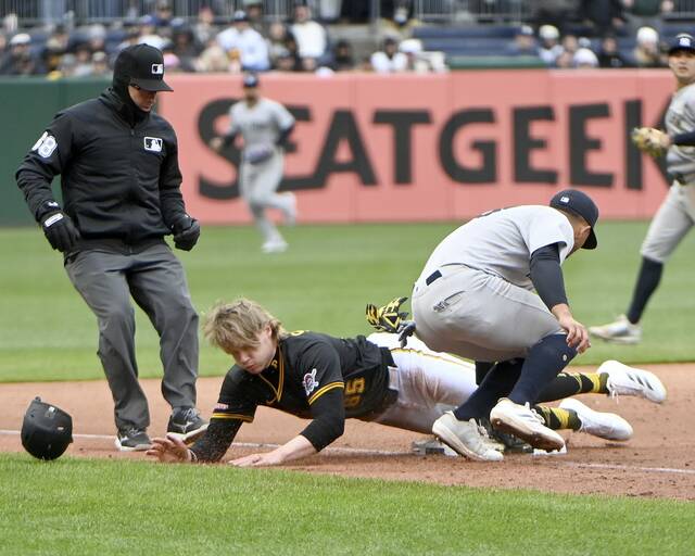 8379029_web1_ptr-BucsYankees11-040725