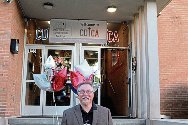 8381157_web1_her-cdtca2-090922