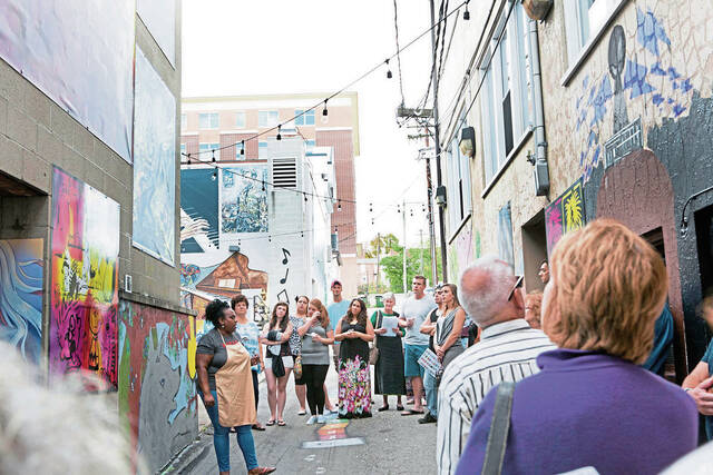 8381221_web1_gtr-tk-gbgartswalk-alley-042519