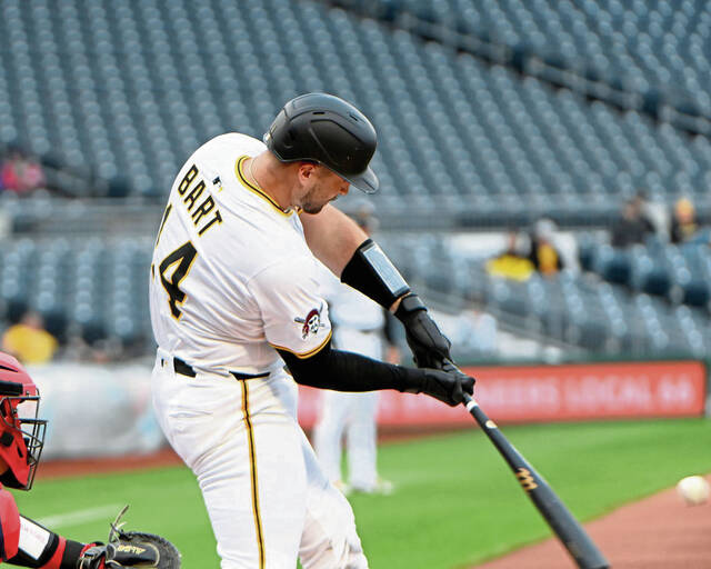 8381778_web1_ptr-BucsCards05-040825