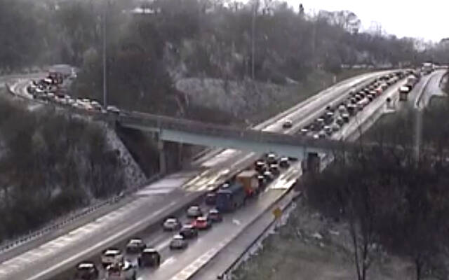 8384120_web1_ptr-I79TrafficB-040925