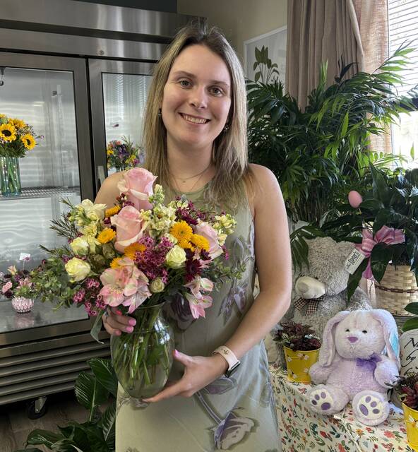 8384580_web1_naj-FloralBusiness1-041725