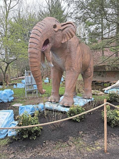 8393261_web1_ptr-ZooIceAge-2